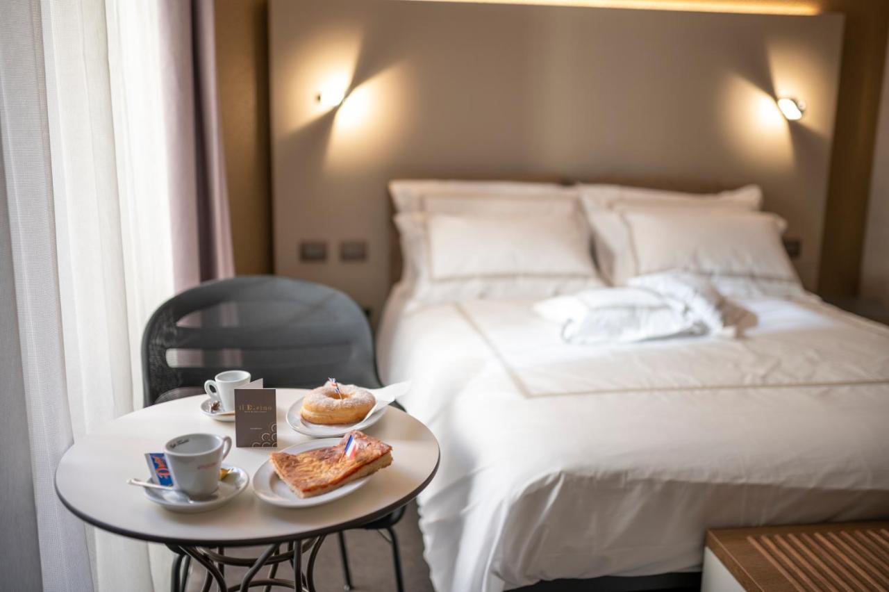 B&B Il Divino Наполи Екстериор снимка